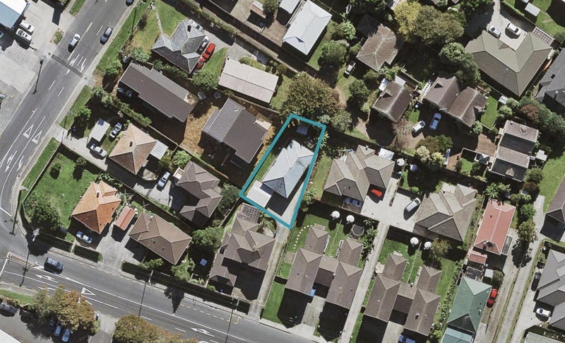 37 Carr Road, Three Kings, Auckland - Carousel 1