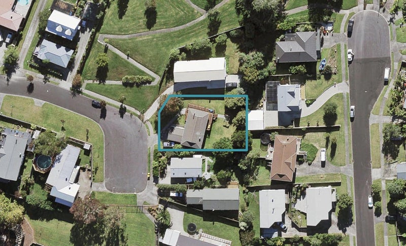 24 Hueglow Rise, West Harbour, Auckland - Carousel 1