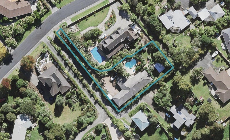 13A Pounamu Avenue, Greenhithe, Auckland - Carousel 1