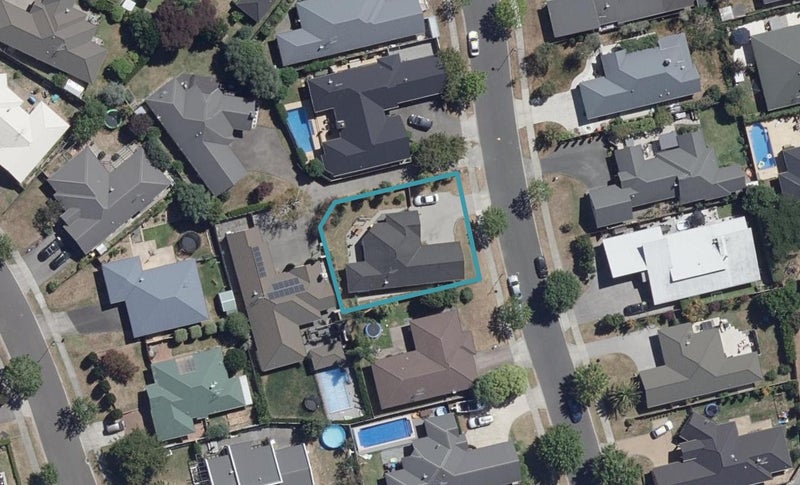 14 Ravenscourt Place, Huntington, Hamilton - Carousel 1