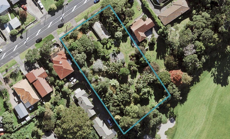 4 Golf Road, New Lynn, Auckland - Carousel 1