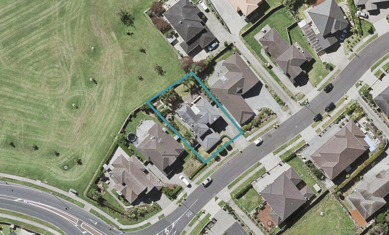 6 Ballymore Drive, Pinehill, Auckland - Carousel 1