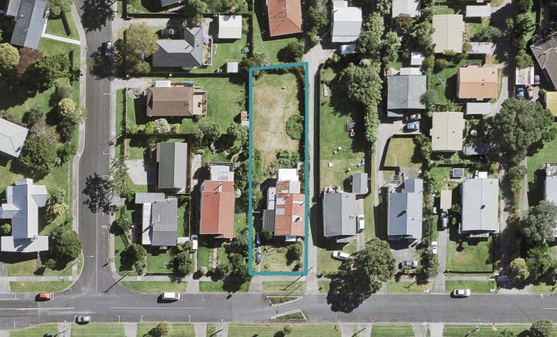 18 Clayburn Road, Glen Eden, Auckland - Carousel 1