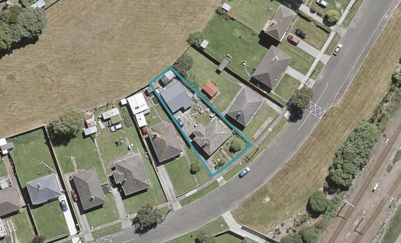 17 Farmer Crescent, Taita, Lower Hutt - Carousel 1