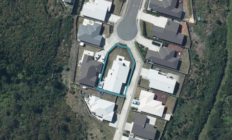 86 Staithes Drive North, Whitby, Porirua - Carousel 1