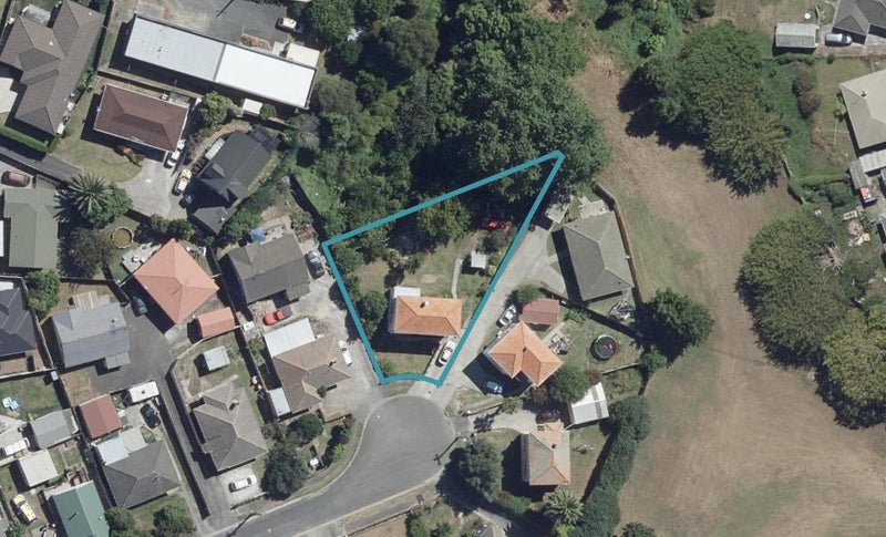 7 Denz Street, Maeroa, Hamilton - Carousel 1