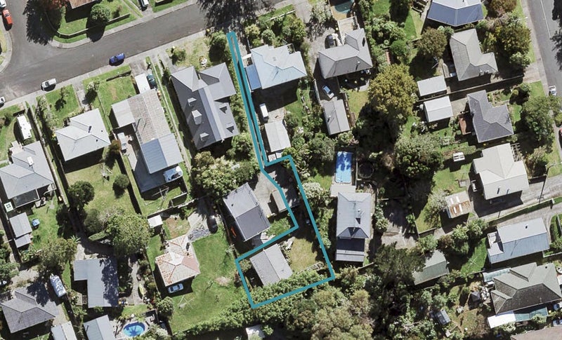 8B Melba Street, Beach Haven, Auckland - Carousel 1