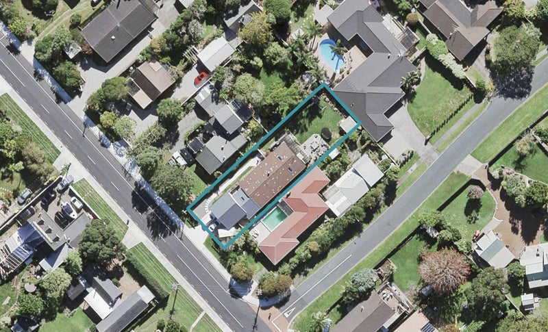 10 Tauhinu Road, Greenhithe, Auckland - Carousel 1