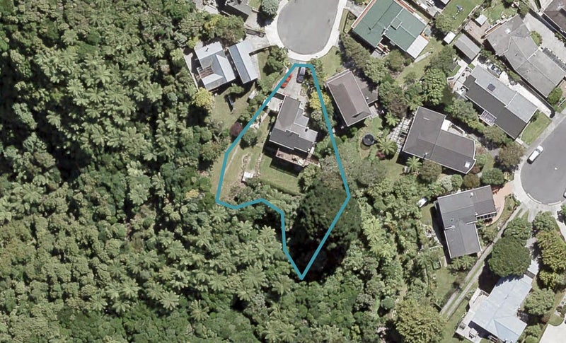 8 Haast Close, Kelson, Lower Hutt - Carousel 1