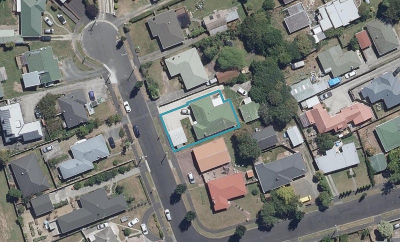 10 Somme Crescent, Hillcrest, Hamilton - Carousel 1