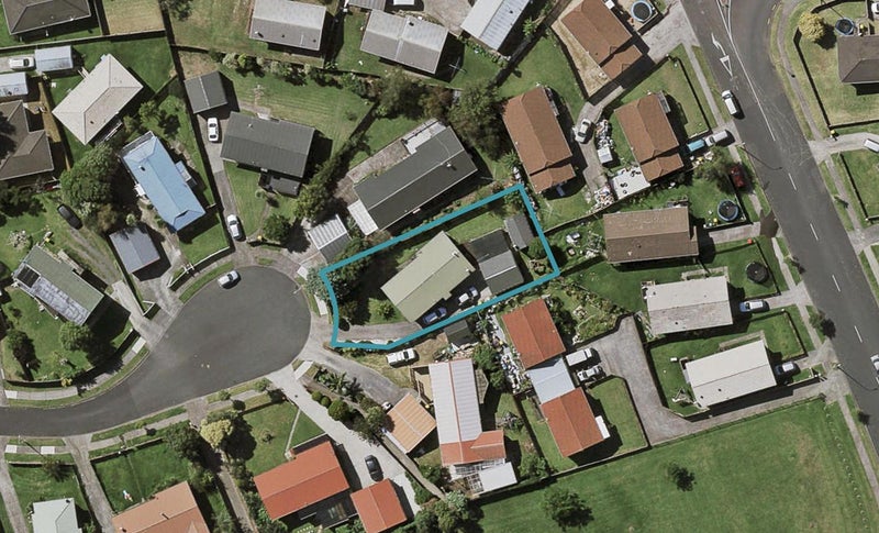12 Constance Place, Clover Park, Auckland - Carousel 1