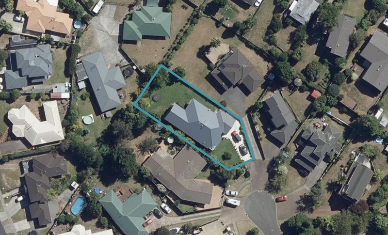 15 Silhouette Way, Western Heights, Hamilton - Carousel 1