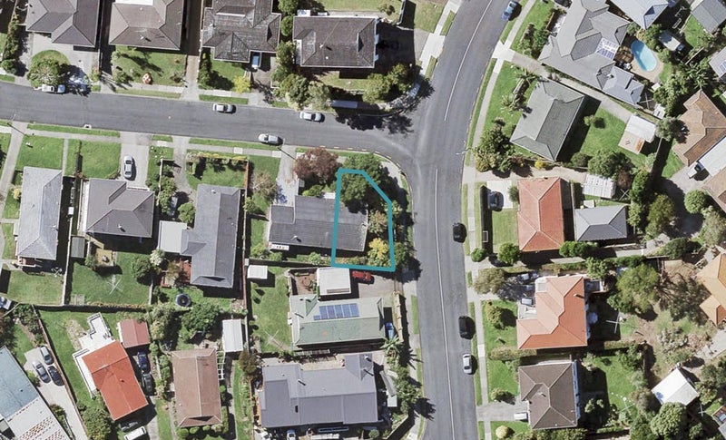 25 Priestley Drive, Bucklands Beach, Auckland - Carousel 1
