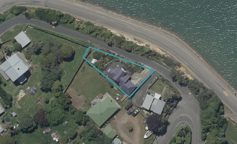 7 Landreth Street, Portobello, Dunedin - Carousel 1