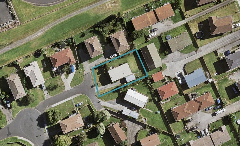 37 Hanford Place, Clendon Park, Auckland - Carousel 1