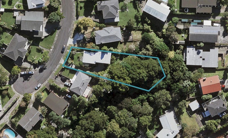 8 Nicholson Place, Hillcrest, Auckland - Carousel 1