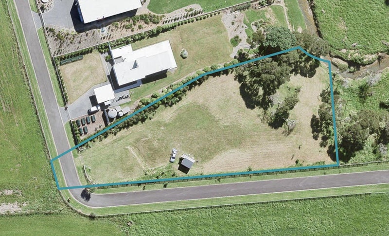 1731 East Coast Road, WHAKATIWAI, MIRANDA - Carousel 1