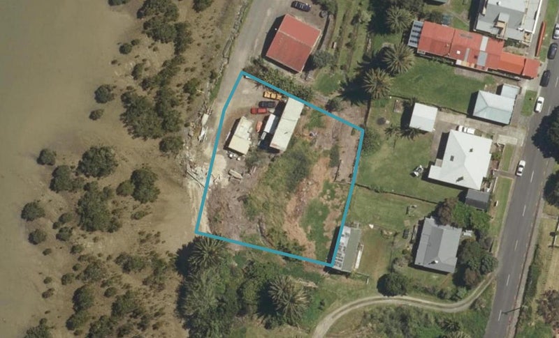 16 Russell Esplanade, Rawene, Kaikohe - Carousel 1
