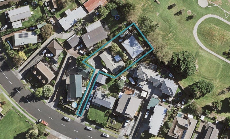 1/187 Carnoustie Drive, Wattle Downs, Auckland - Carousel 1