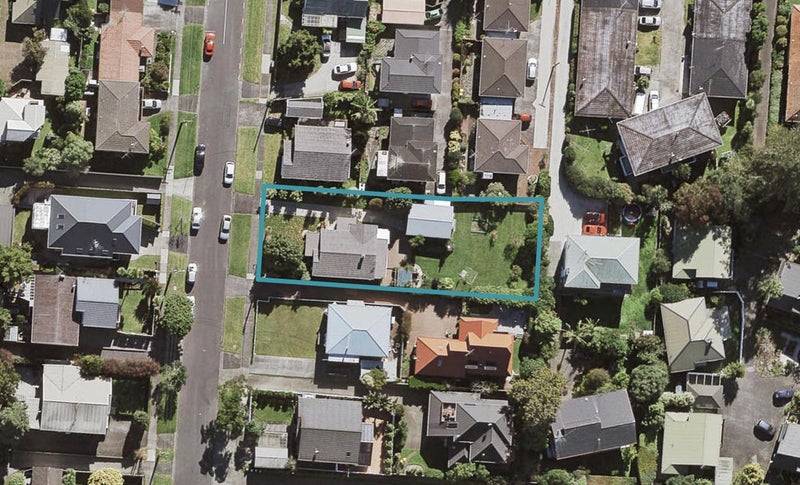 4 Wernham Place, Northcote, Auckland - Carousel 1