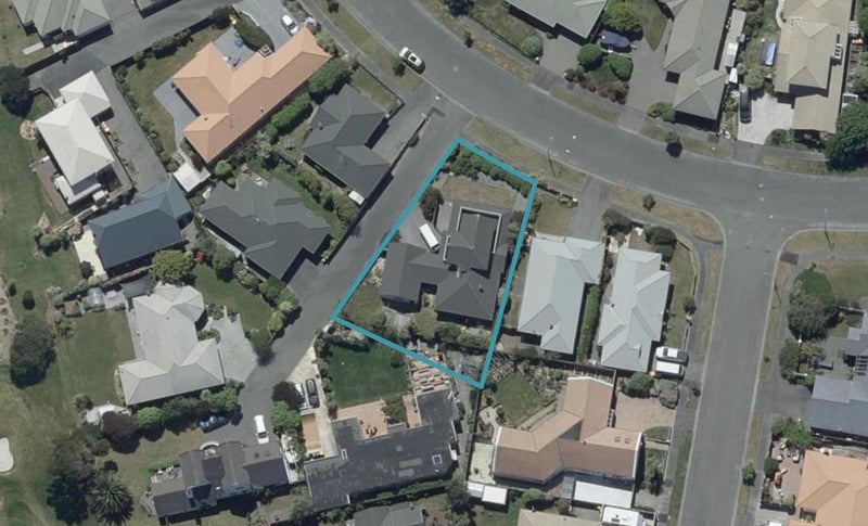 9 Orlando Crescent, Waimairi Beach, Christchurch - Carousel 1