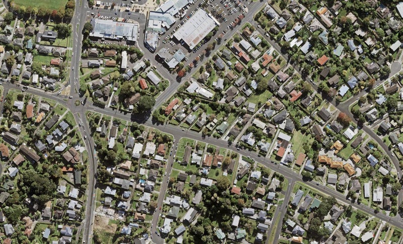 16 Exmouth Road, Northcote, Auckland - Carousel 1