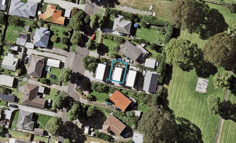 20B Waddell Avenue, Point England, Auckland - Carousel 1