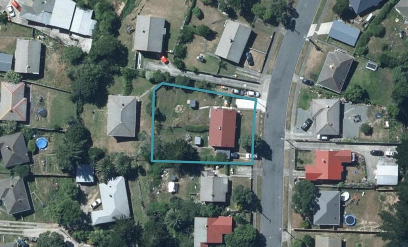 12 Northumberland Street, Cannons Creek, Porirua - Carousel 1