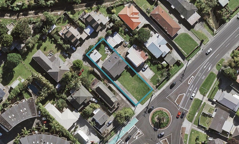 9 Ocean View Road, Hillcrest, Auckland - Carousel 1