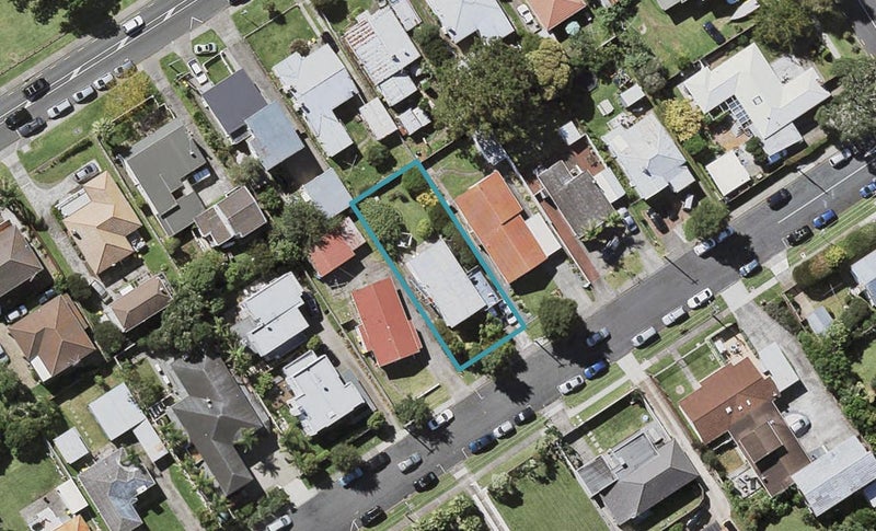 7 Lomond Street, Takapuna, Auckland - Carousel 1