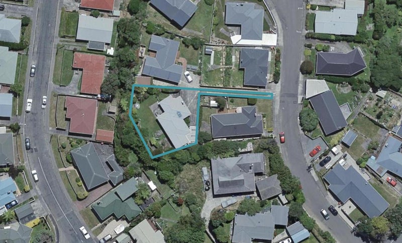 9 Diane Grove, Paparangi, Wellington - Carousel 1