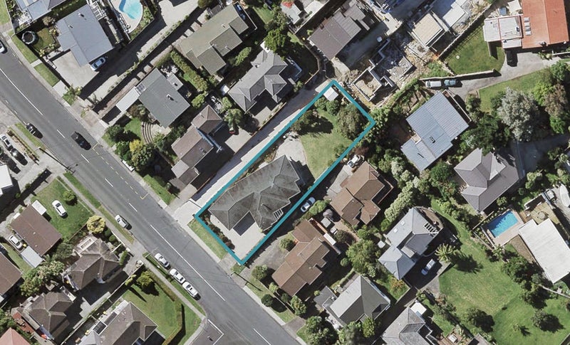 71 East Coast Road, Castor Bay, Auckland - Carousel 1