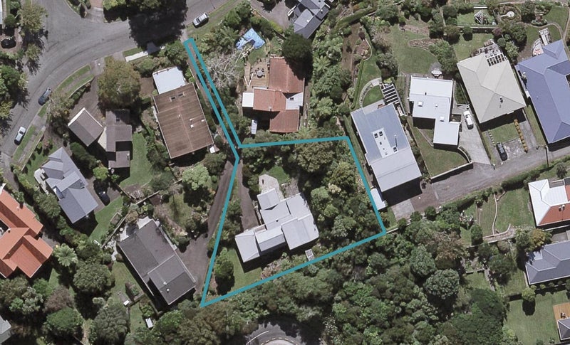 11A Sequoia Grove, Merrilands, New Plymouth - Carousel 1