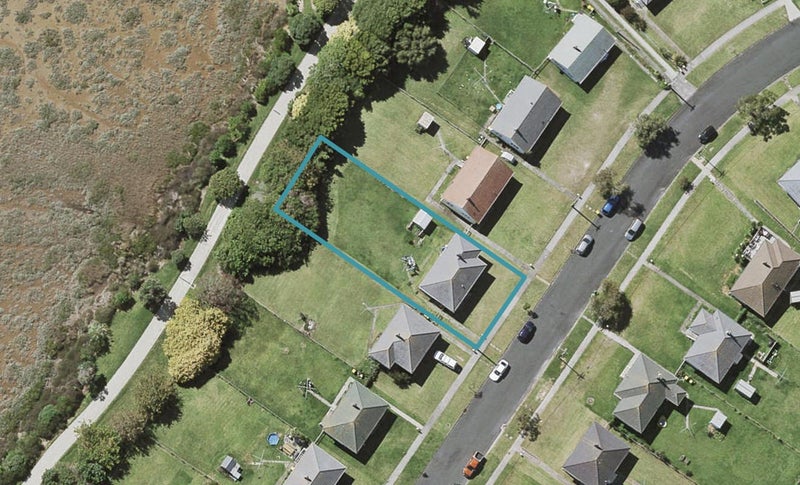 23 Hillary Crescent, Belmont, Auckland - Carousel 1