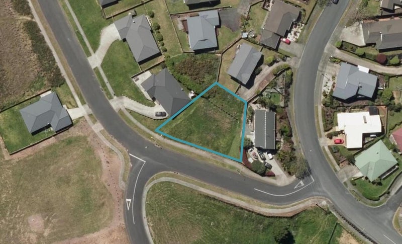 4 Brunner Terrace, Kamo, Whangarei - Carousel 1
