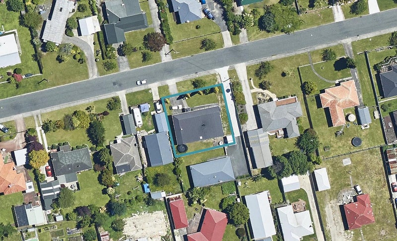 7 Cochrane Street, Fairy Springs, Rotorua - Carousel 1