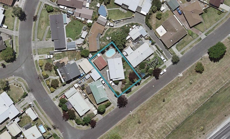 14 Perry Crescent, Greenmeadows, Napier - Carousel 1