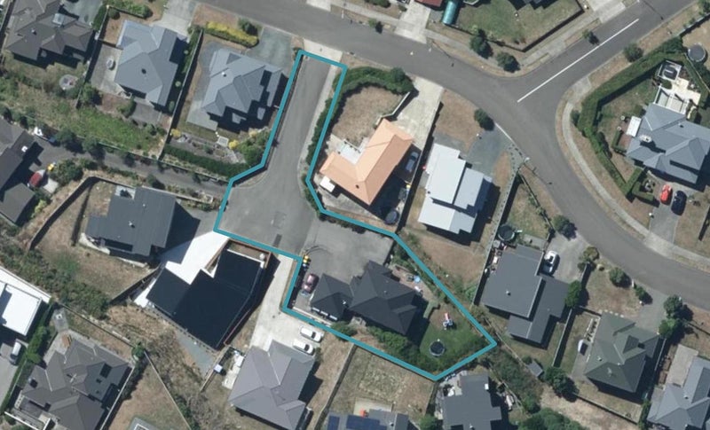 1 Heaphy Court, Aotea, PORIRUA - Carousel 1