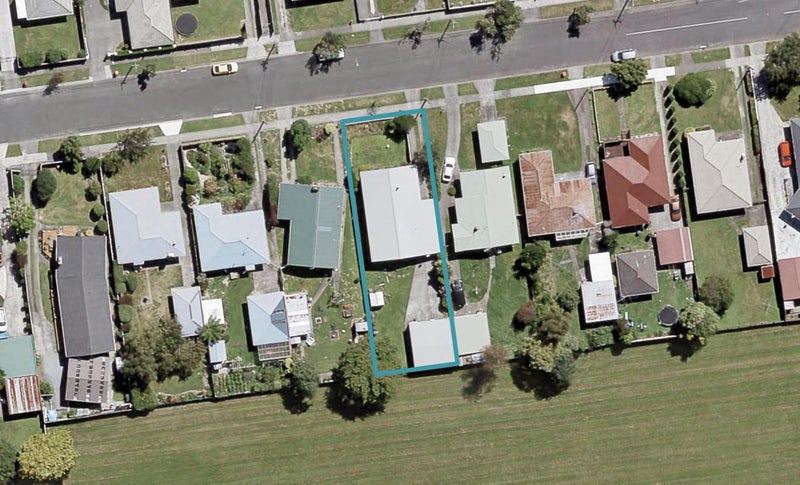 90 Fraser Crescent, Elderslea, Upper Hutt - Carousel 1