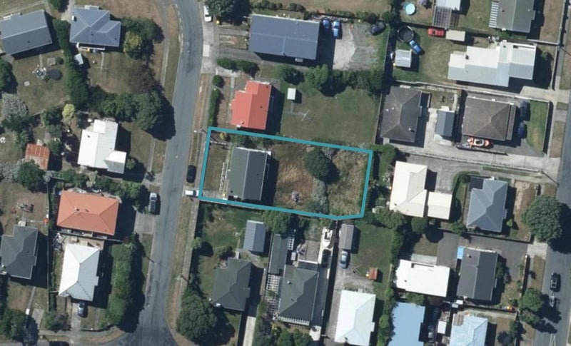 4 Tuki Street, Titahi Bay, Porirua - Carousel 1