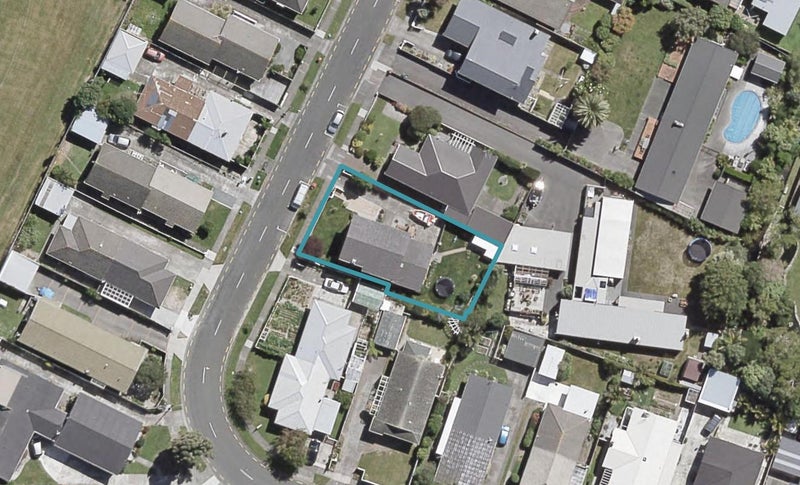 64 Wai-Iti Crescent, Woburn, Lower Hutt - Carousel 1