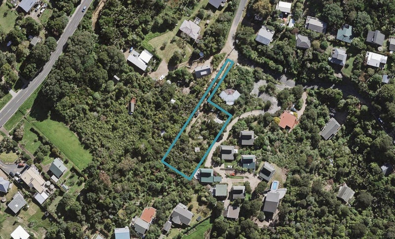 4 Victoria Road North, Onetangi, Waiheke Island - Carousel 1