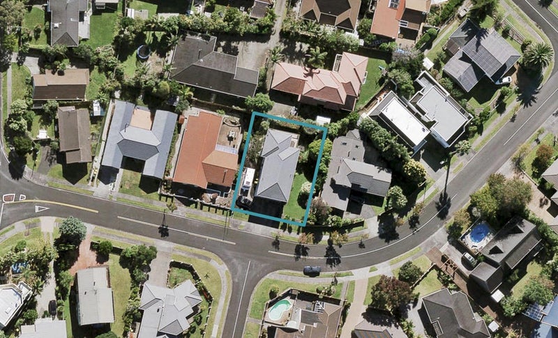 8 Renoir Street, West Harbour, Auckland - Carousel 1