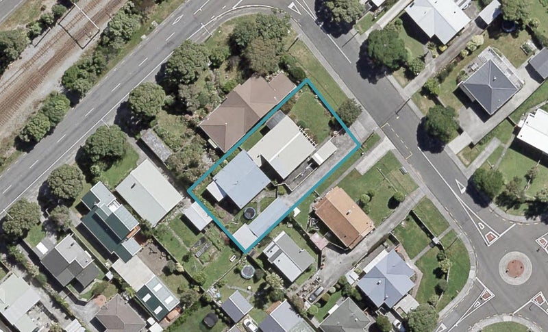 2/4 Guthrie Street, Waterloo, Lower Hutt - Carousel 1