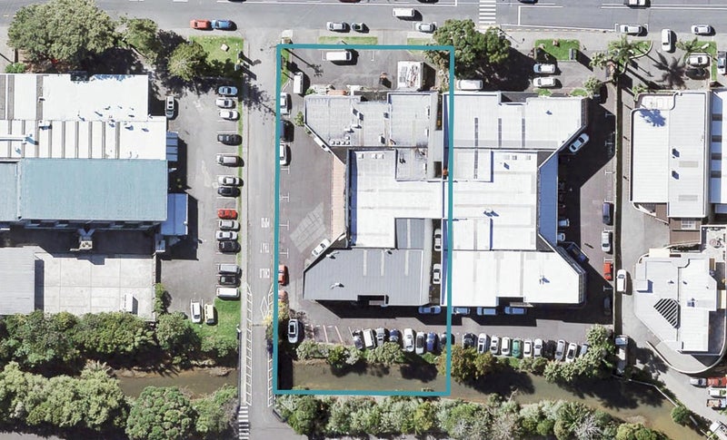 44 Anzac Road, Browns Bay, Auckland - Carousel 1