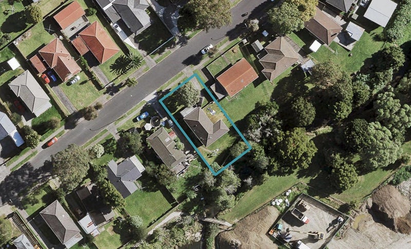 26 Innismara Avenue, Wattle Downs, Auckland - Carousel 1