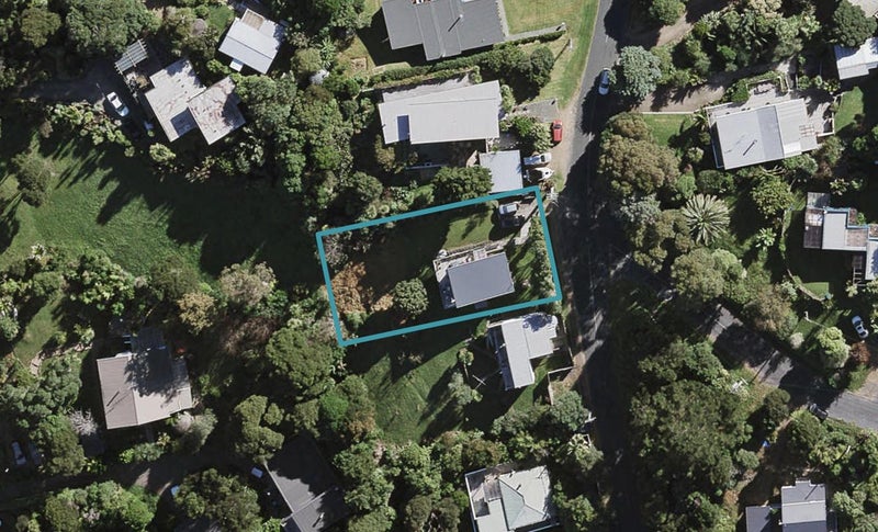 9 Bay Road, Ostend, Waiheke Island - Carousel 1
