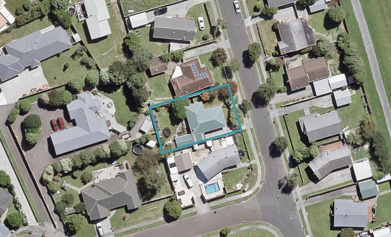 19 Delaware Grove, Totara Park, Upper Hutt - Carousel 1
