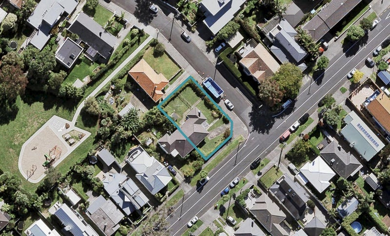2 Tirotai Crescent, Westmere, Auckland - Carousel 1