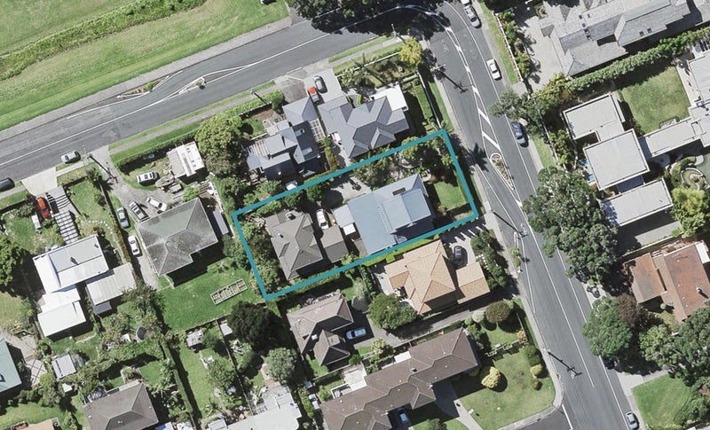 2/3 Seacliffe Avenue, Belmont, Auckland - Carousel 1